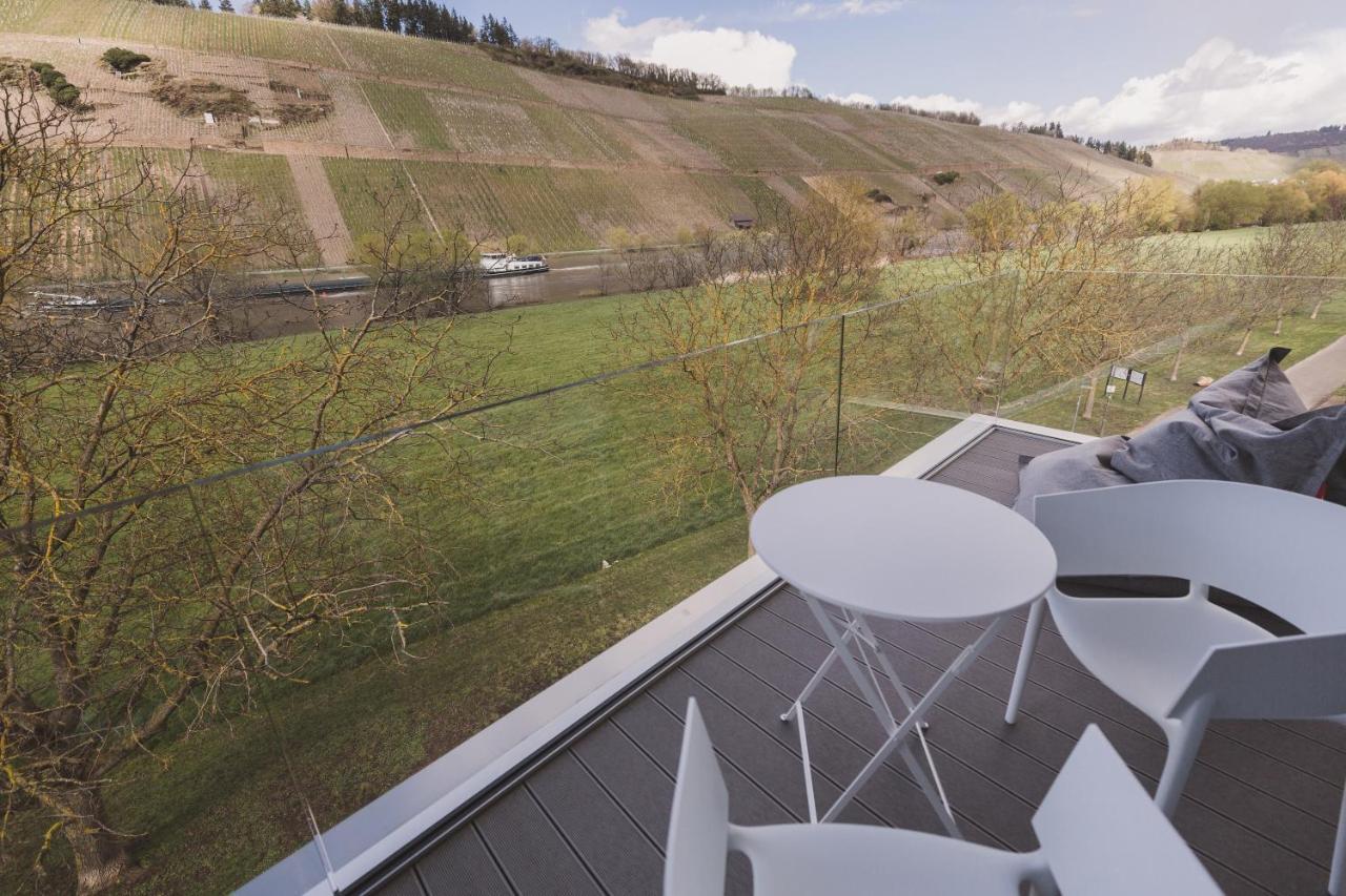 Steillage - Design Moselsuiten Mit Panoramablick Und Spa Brauneberg Luaran gambar